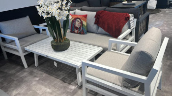 BREST WHITE | מערכת ישיבה מעוצבת